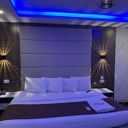 Hotel Presken Kuramo Waters à Lagos Extérieur photo