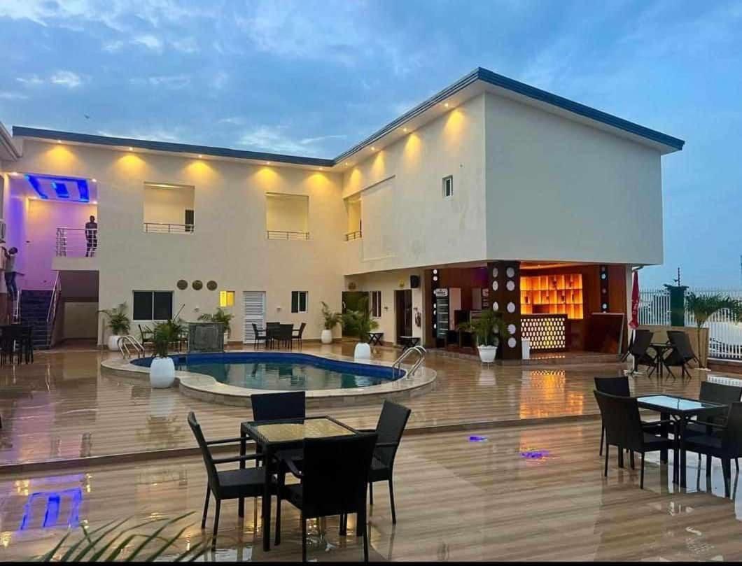 Hotel Presken Kuramo Waters à Lagos Extérieur photo