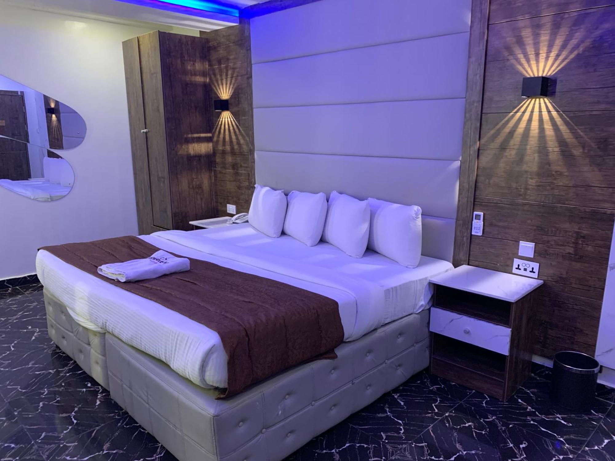 Hotel Presken Kuramo Waters à Lagos Extérieur photo